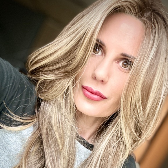 Meet your Posher, Christine - Picture 1 of 1